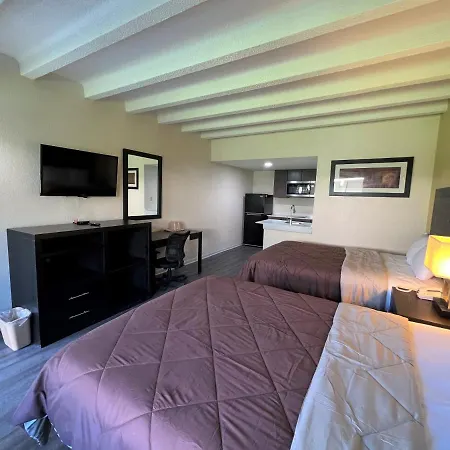 James River Inn & Suites
